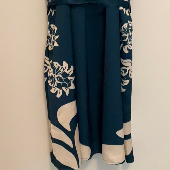 Ciebon floral dress in size small - Picture 7 of 7